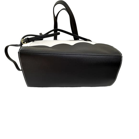Betsey Johnson Bee Tote Bag Purse Black & White Scallop Logo Statement Handbag - Picture 7 of 16